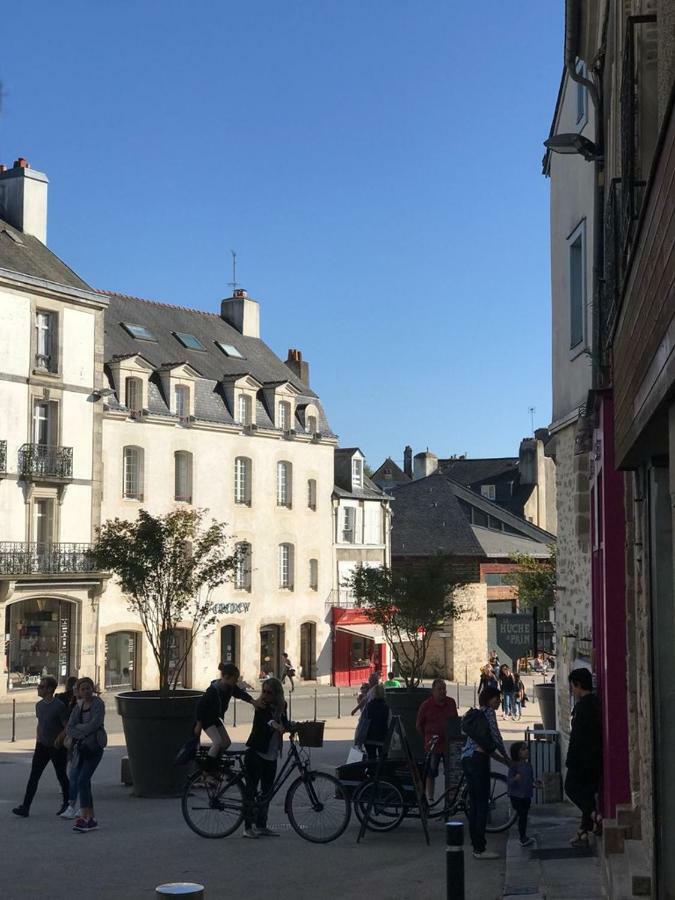 Appartement Au Coeur Du Quartier Historique Vannes Esterno foto