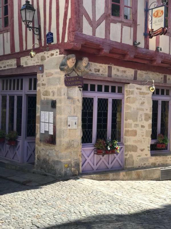 Appartement Au Coeur Du Quartier Historique Vannes Esterno foto